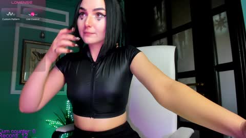 Moona  online show from 12.17.24