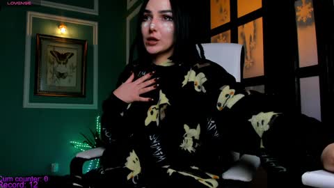 Moona  online show from 12.18.24