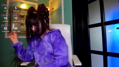 Moona  online show from 10.08.25