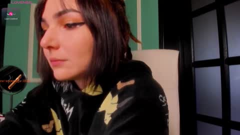 Moona  online show from 12.22.25