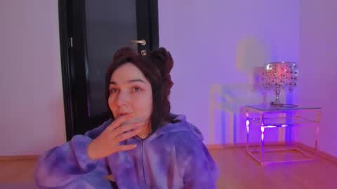 Moona  online show from 02.09.26