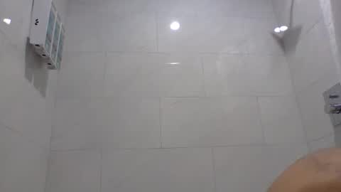 TheShyOne18 online show from 11.18.25