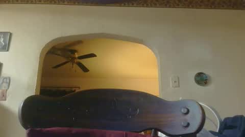 Snapshot of 1pizza_6beers___ chatting on 11.06.25 Pizza online show from 11.06.25