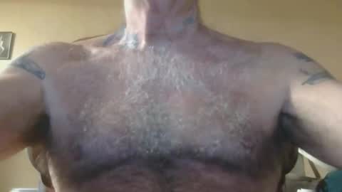 Snapshot of 1pizza_6beers___ chatting on 11.09.25 Pizza online show from 11.09.25