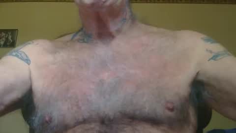 Snapshot of 1pizza_6beers___ chatting on 11.10.25 Pizza online show from 11.10.25