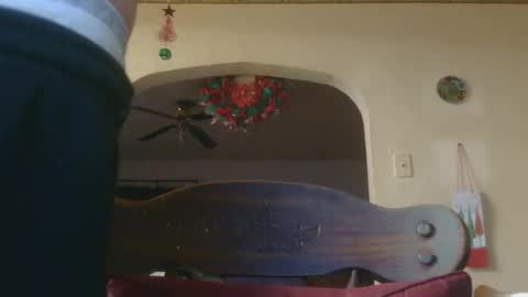 Snapshot of 1pizza_6beers___ chatting on 11.24.25 Pizza online show from 11.24.25