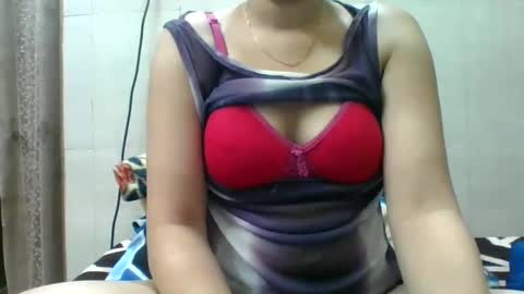 Snapshot of 1sexy_billi chatting on 03.08.25 SEXY BILLI online show from 03.08.25