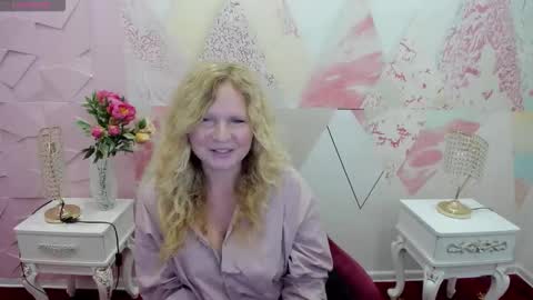 Snapshot of 1sunflower chatting on 10.21.25 1sunflower online show from 10.21.25