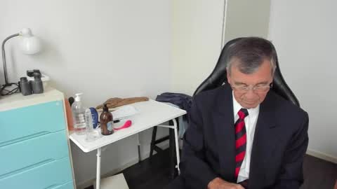 Henk online show from 11.28.25