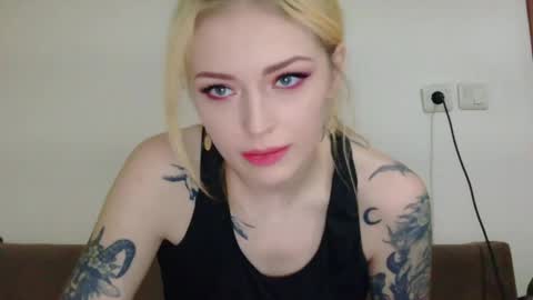 Snapshot of 20punkslut chatting on 05.27.26 20punkslut online show from 05.27.26