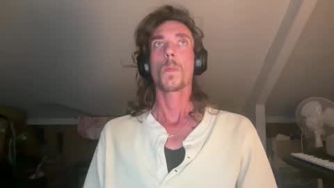 Snapshot of 21stcenturygypsy chatting on 10.19.25 21stcenturygypsy online show from 10.19.25