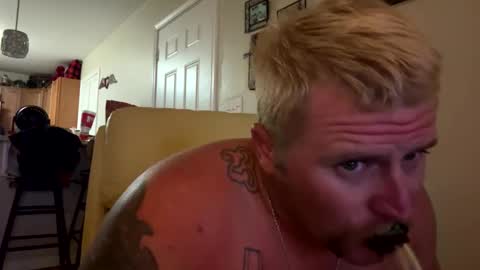 Snapshot of 22bigelo2316 chatting on 11.12.25 22bigelo2316 online show from 11.12.25