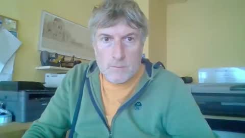 Snapshot of 22esserre chatting on 09.23.25 22esserre online show from 09.23.25