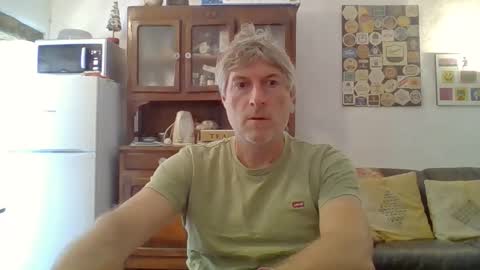 Snapshot of 22esserre chatting on 09.29.25 22esserre online show from 09.29.25