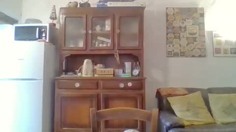 Snapshot of 22esserre chatting on 10.03.25 22esserre online show from 10.03.25