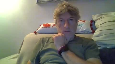 Snapshot of 22esserre chatting on 11.01.25 22esserre online show from 11.01.25