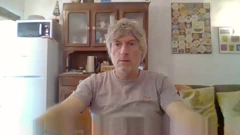 Snapshot of 22esserre chatting on 11.05.25 22esserre online show from 11.05.25