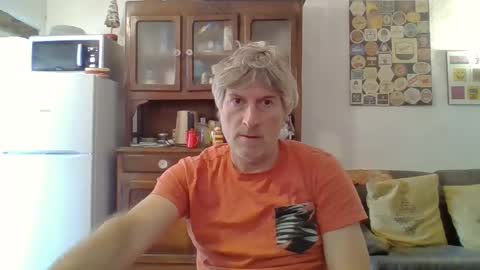 Snapshot of 22esserre chatting on 11.12.25 22esserre online show from 11.12.25