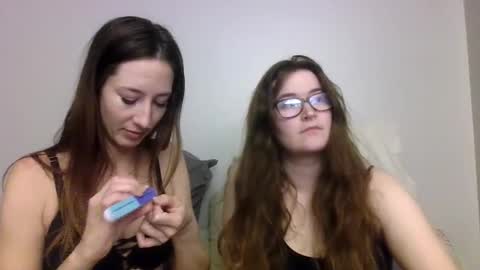 2girls1link online show from 01.08.25