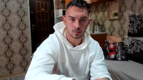 Snapshot of 2sexymuscles chatting on 10.02.25 2sexymuscles online show from 10.02.25