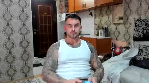 Snapshot of 2sexymuscles chatting on 10.16.25 2sexymuscles online show from 10.16.25
