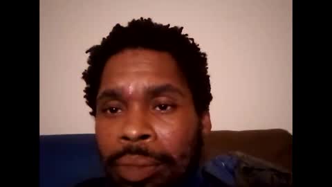 Snapshot of 2watchcock chatting on 10.12.25 Str8 Edge online show from 10.12.25