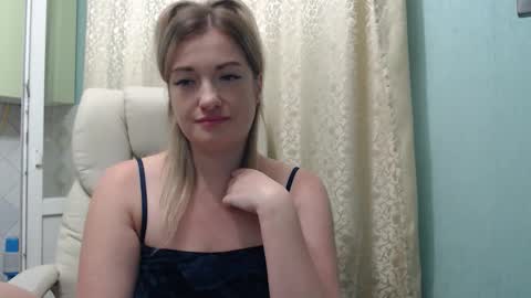 Snapshot of 3sweetcandy3 chatting on 09.12.25 3sweetcandy3 online show from 09.12.25