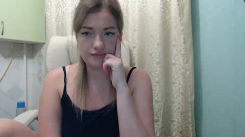 Snapshot of 3sweetcandy3 chatting on 09.15.25 3sweetcandy3 online show from 09.15.25