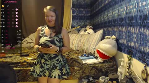 420stonerchick online show from 04.21.26