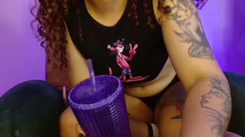 Snapshot of 420viol3ta_ chatting on 02.26.25 Violeta online show from 02.26.25