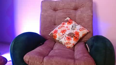 Snapshot of 420viol3ta_ chatting on 03.08.25 Violeta online show from 03.08.25