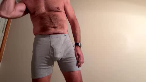 Snapshot of 50plusbeachbum chatting on 11.16.25 50plusbeachbumm online show from 11.16.25