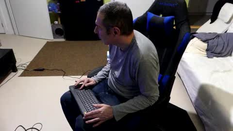 Larese Carlo online show from 01.17.26