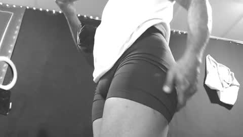 Snapshot of 5hbk chatting on 10.05.25 Tettaz GetitJusy4ya online show from 10.05.25