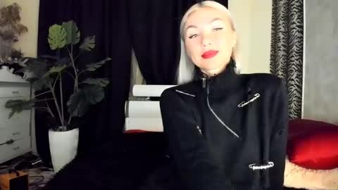 Snapshot of 6noangel66 chatting on 10.02.25 SABOTAGE online show from 10.02.25