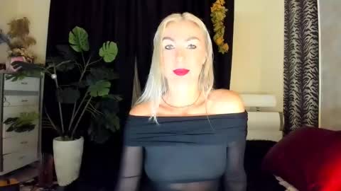 Snapshot of 6noangel66 chatting on 11.09.25 SABOTAGE online show from 11.09.25