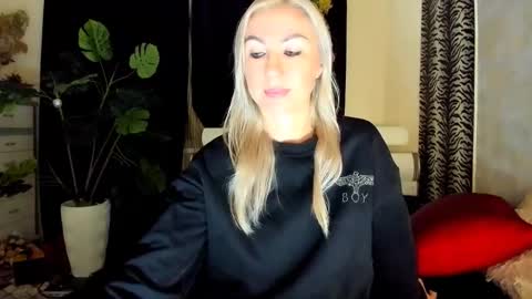 Snapshot of 6noangel66 chatting on 11.10.25 SABOTAGE online show from 11.10.25