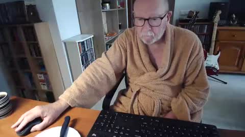 Papi  online show from 03.04.25