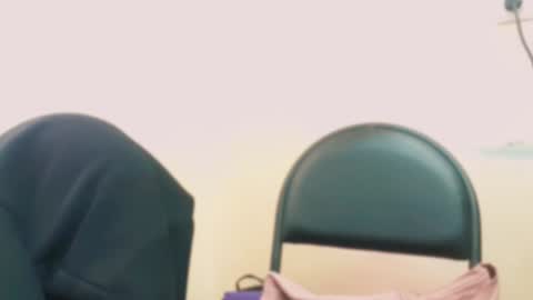 Snapshot of 7znkbob chatting on 12.13.24 bob big head online show from 12.13.24