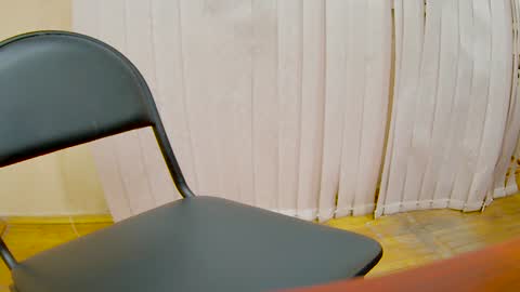 Snapshot of 7znkbob chatting on 12.25.24 bob big head online show from 12.25.24