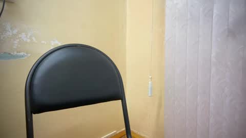 Snapshot of 7znkbob chatting on 02.04.25 bob big head online show from 02.04.25