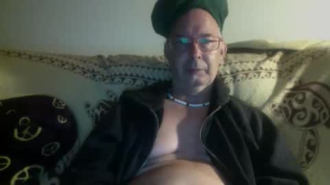 Snapshot of 808dred chatting on 04.25.26 808dred online show from 04.25.26