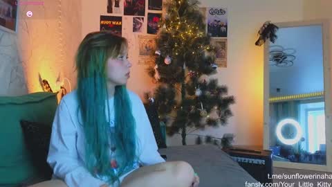 Snapshot of 819sunflowerinahat2016 chatting on 01.08.25 Cornelia and Dante online show from 01.08.25
