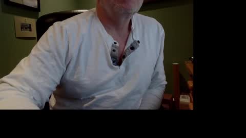 Snapshot of 8inch3 chatting on 02.18.25 8inch3 online show from 02.18.25