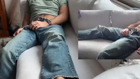 Snapshot of 8inchernyc chatting on 11.12.25 8incher NYC online show from 11.12.25