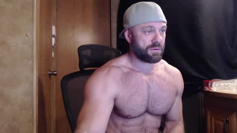 Snapshot of 9fat_inches chatting on 01.21.25 9 fat inches online show from 01.21.25