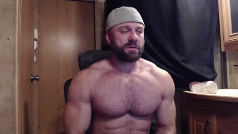 Snapshot of 9fat_inches chatting on 01.22.25 9 fat inches online show from 01.22.25