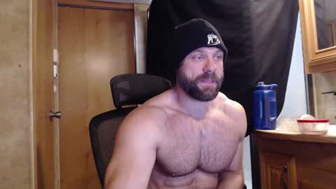 Snapshot of 9fat_inches chatting on 01.25.25 9 fat inches online show from 01.25.25