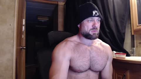 Snapshot of 9fat_inches chatting on 02.06.25 9 fat inches online show from 02.06.25