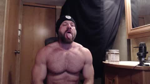 Snapshot of 9fat_inches chatting on 03.10.25 9 fat inches online show from 03.10.25